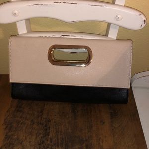 🔥FINAL PRICE REDUCTION🔥The Limited Clutch